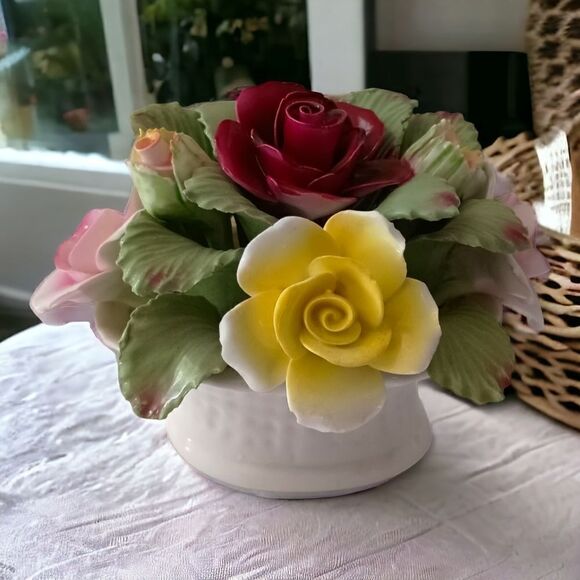 Aynsley Porcelain Flower Basket June Rose Hand Molded England Vintage TINY CHIP. - Picture 16 of 16